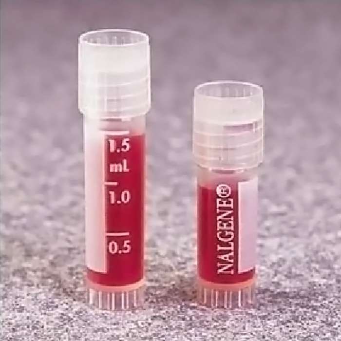 LPE 无菌SYSTEM 100TM冻存管，聚丙烯，聚丙烯盖，硅胶垫圈，1.5ml容量