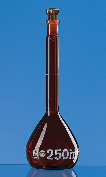 容量瓶,BLAUBRAND, A级,100 ml,Boro 3.3, NS 14/23,玻璃瓶塞,棕色