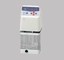 恒温浴槽 6L RT+5～180℃ 7L/min
